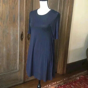 Heyton | Black Swing Dress